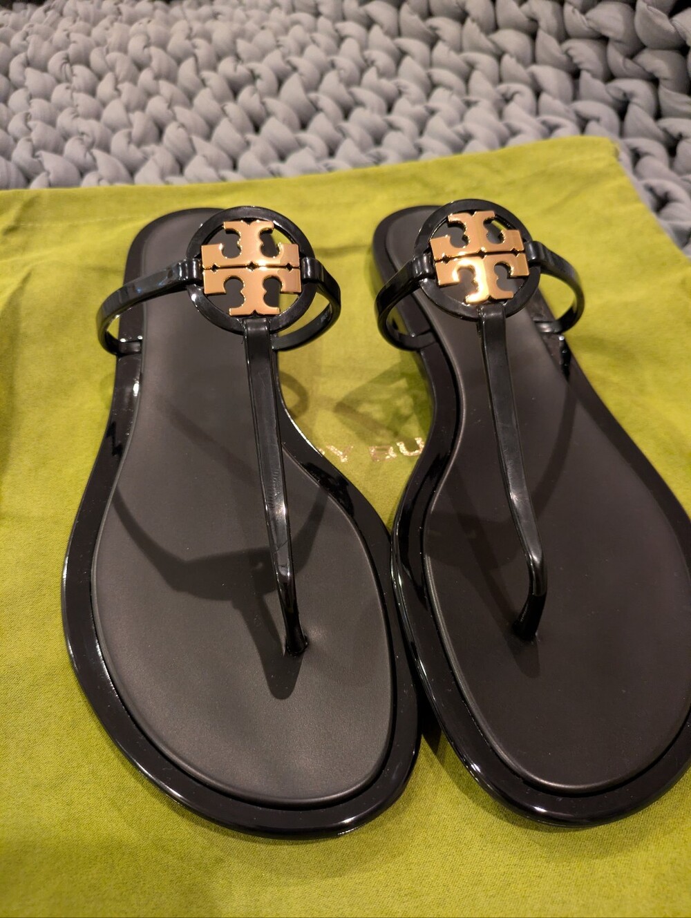 Tory Burch Black Jelly Thong Sandals Mini Miller Logo Size 9 - Picture 6 of 13